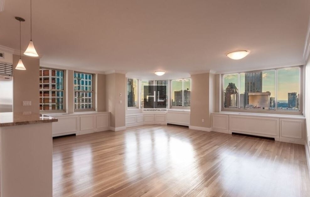 Primary Photo - UWS Luxury With No Fee!