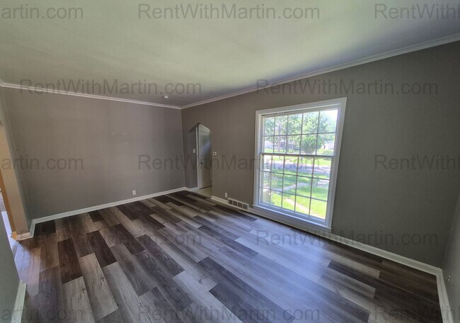 Foto del edificio - FOR RENT-925 Hammond Ave- Pets Ok*