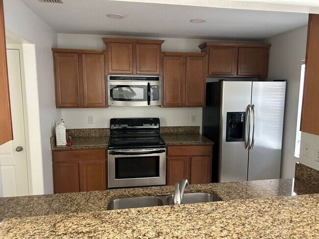 Building Photo - 3 Bedroom Single Family Home in Zephyrhills