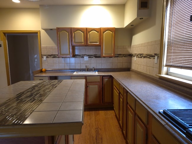 Foto del edificio - 1148 N Mayfield Ave