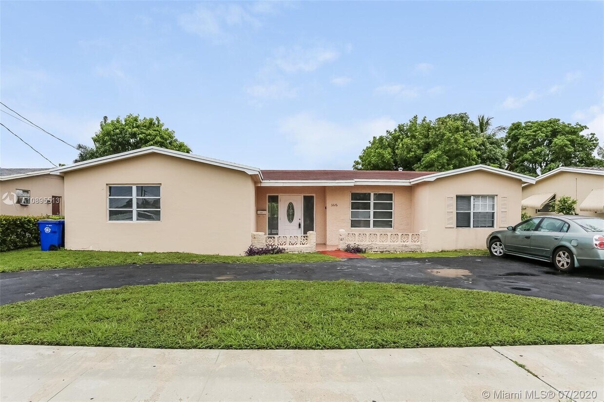 Foto principal - 3226 NW 41st St