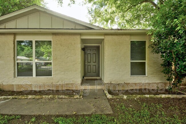 Foto del edificio - 5601 Palo Blanco Ct