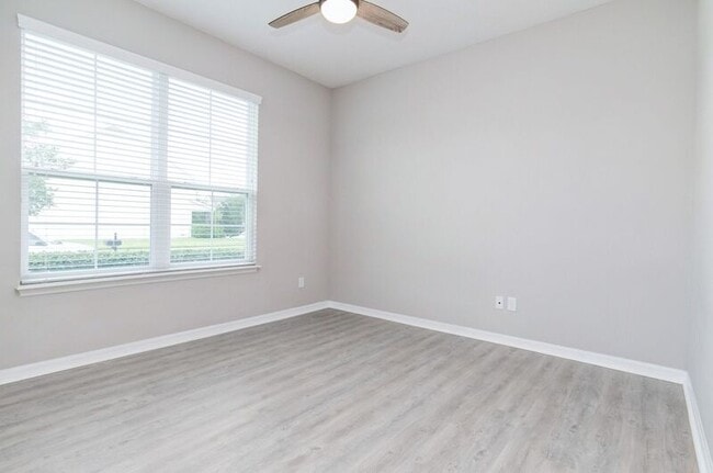 Building Photo - 15013 Egret Hammock Dr