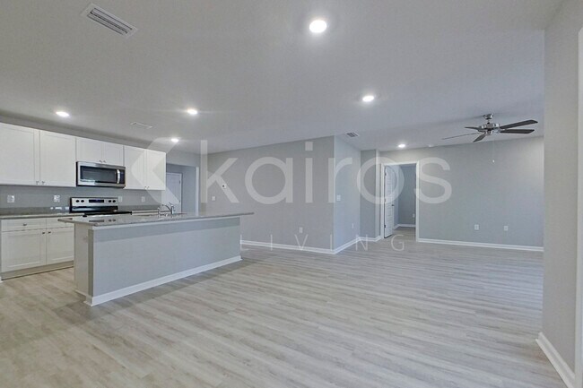 Foto del edificio - 325 Monarch Ln