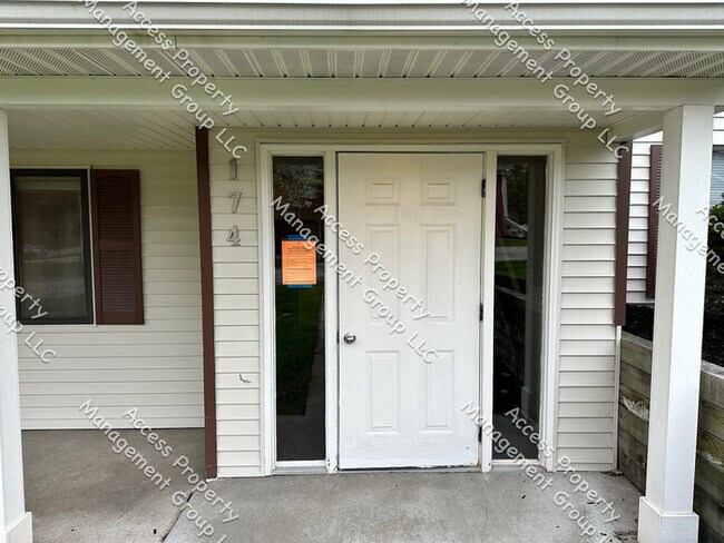 Building Photo - 2 bed / 1 Bath in Rockford Ridge Townhomes