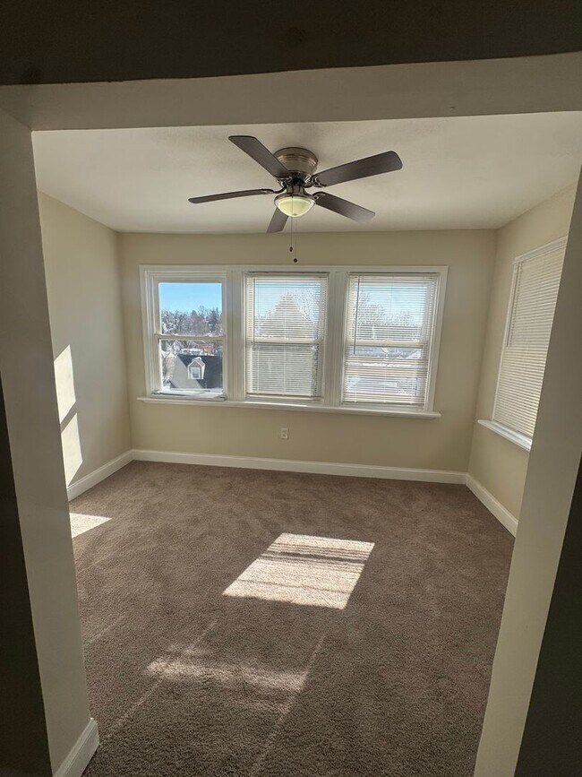 Foto del edificio - LIMITED-TIME MOVE-IN SPECIAL 525+ Credit Accepted | Only Half of First Month’s Rent + Last Month ...