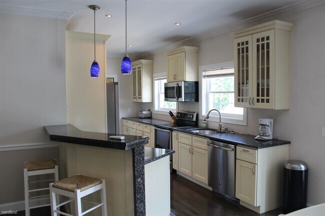 Foto del edificio - 540a Matunuck Beach Rd