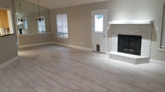 Foto del edificio - 8501 Belle Meadow Blvd