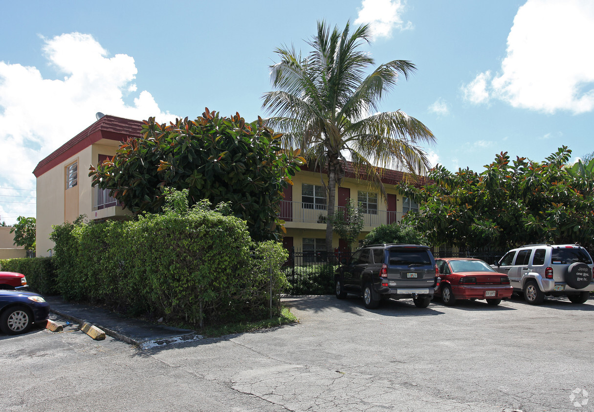 Primary Photo - Gem Cove