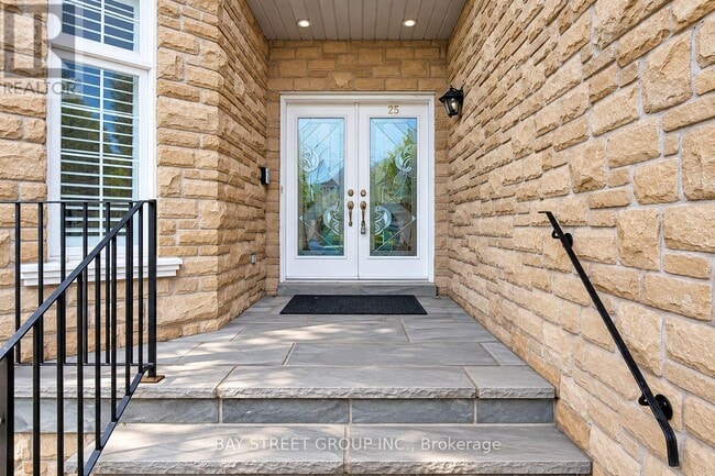 Building Photo - 25 Greenshire St
