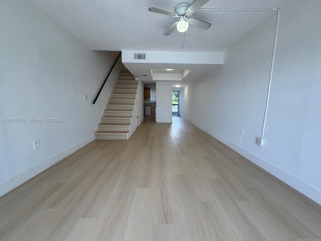 Building Photo - 4122 SW 61st Ave