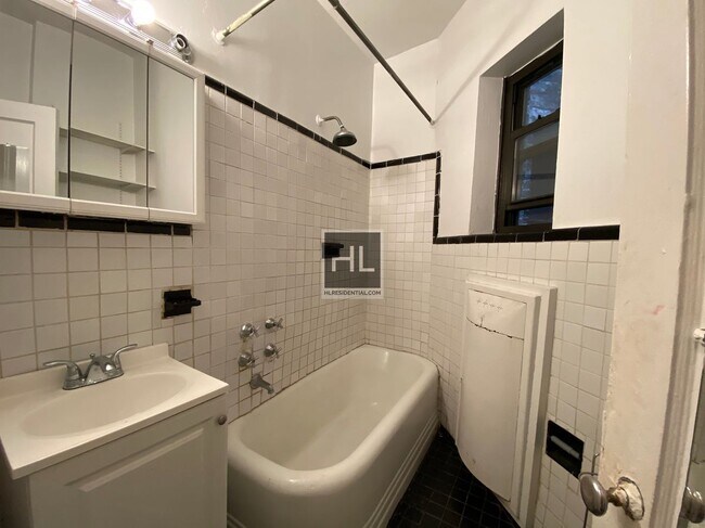 Foto del edificio - FIRST AVENUE