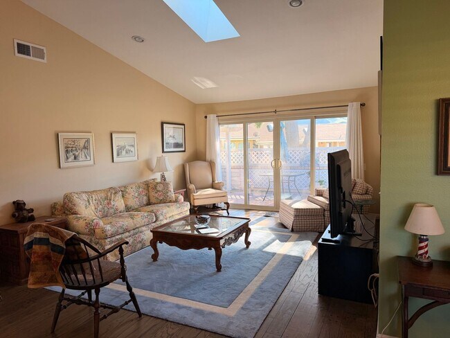 Foto del edificio - Fully furnished (short term) home in Camarillo's Premier Senior Community - Leisure Village