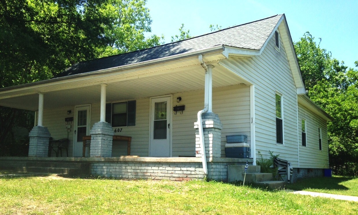 607B James St Unit 1, Burlington, NC 27217 Apartment for Rent in