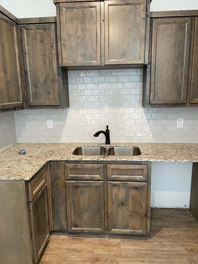 Building Photo - 2420 Duntov Dr