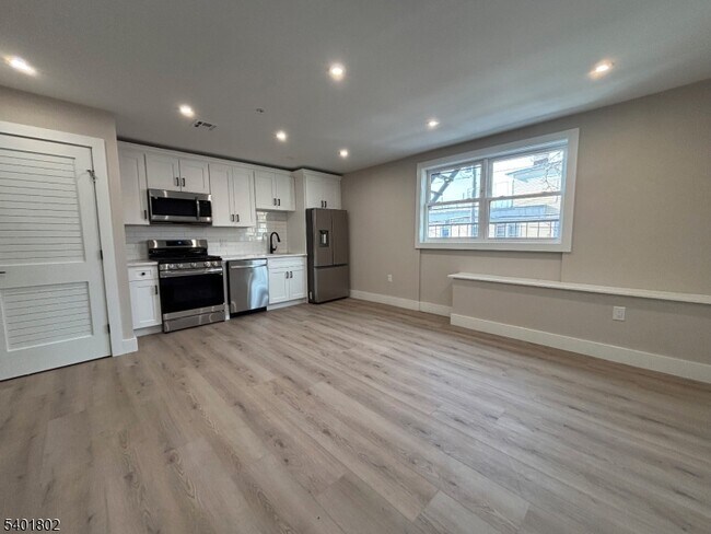 Foto del edificio - 136 Elm St