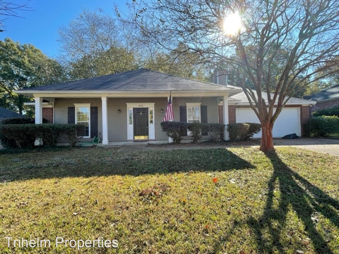 Foto principal - 3 br, 2 bath House - 312 Hawthorne Dr