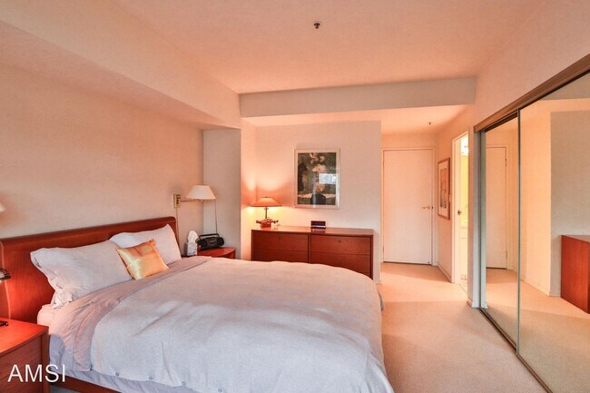 Building Photo - 2 br, 2 bath House - 601 Van Ness Ave #425