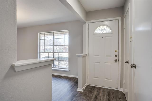 Building Photo - 2404 Lovell Dr