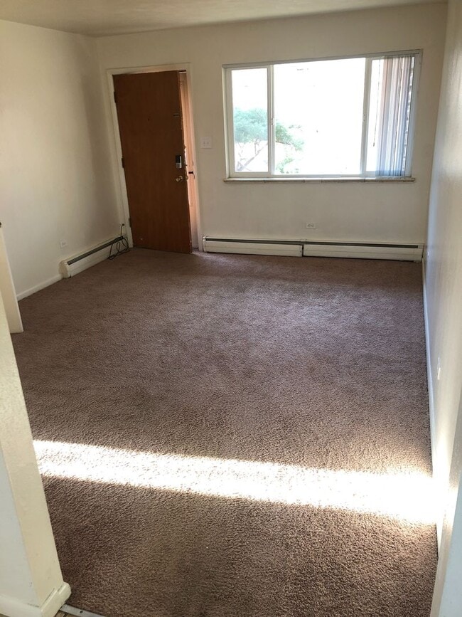 Building Photo - Prime Location in Golden – Pet-Friendly 2 ...