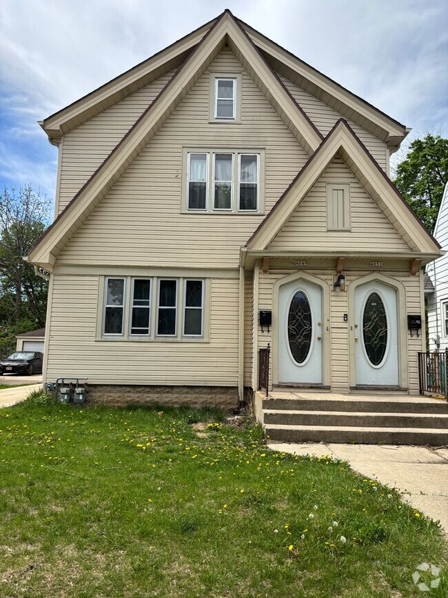 Building Photo - 4049 N Elmhurst Rd