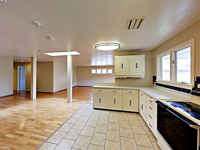 Building Photo - 4 br, 2 bath House - 1305 S 22nd Ave