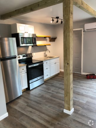 Building Photo - 622 Texan Trail