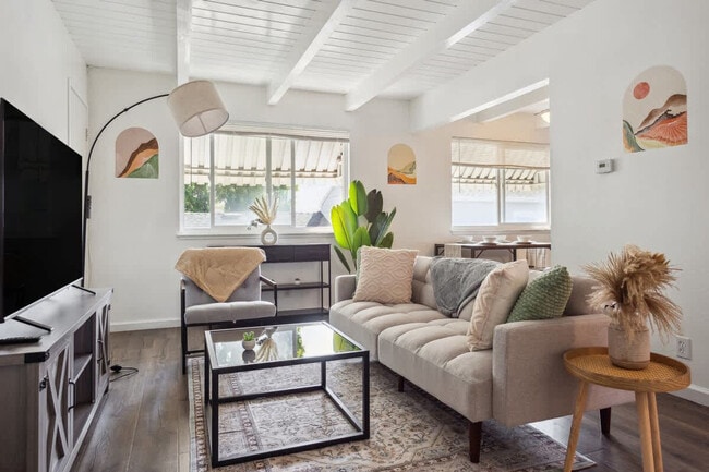 Building Photo - 2312 Bonar St