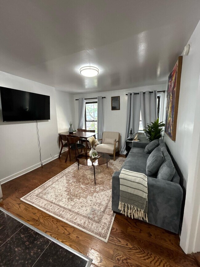 Foto del edificio - 225 E 30th St