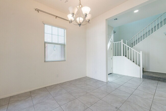 Building Photo - Four bedrooms - Great Location!