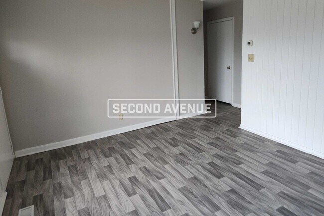Building Photo - 505 Roosevelt DR
