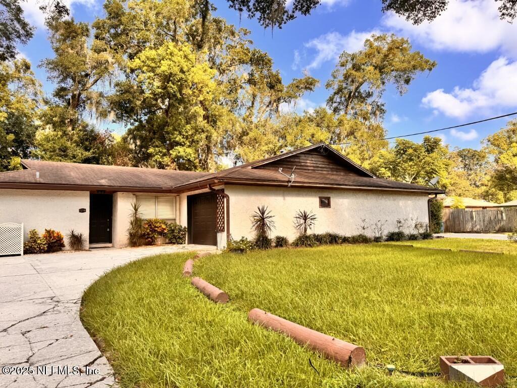 Foto principal - 1218 Colt St