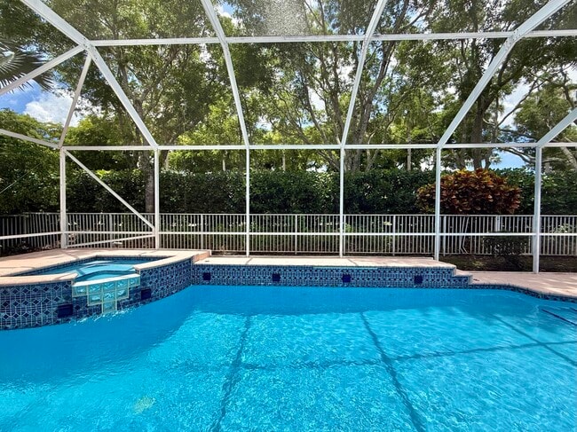 Foto del edificio - 12310 Riverfalls Ct