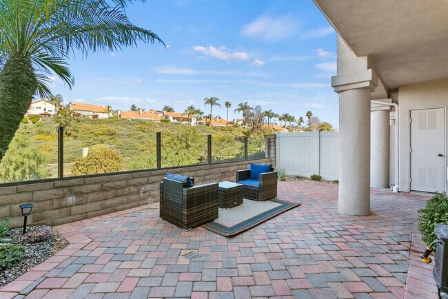 Building Photo - Furnished Beautiful 2 bedroom condo in Cos...
