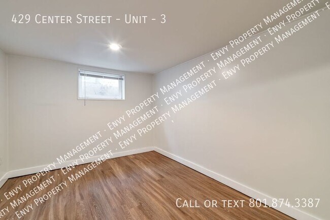 Building Photo - Charming Pet Friendly 2 Bed - 1 Bath Basem...