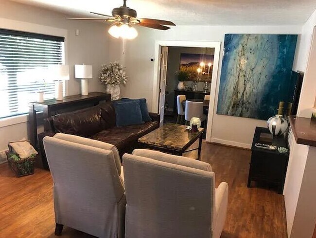 Foto del edificio - 817 W Highland St