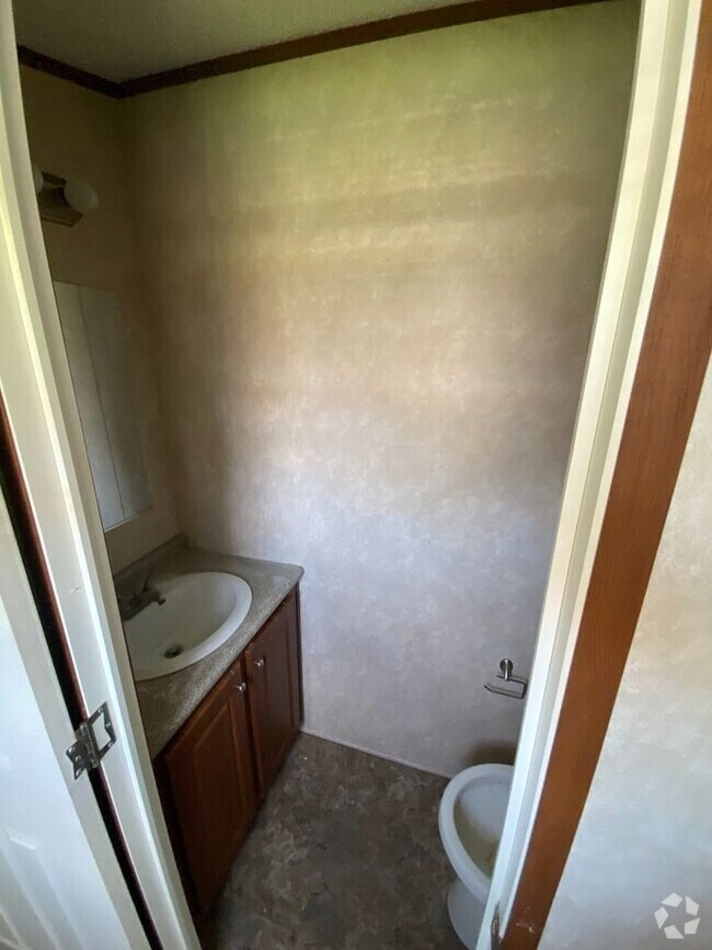 Gulf Stream Manor Apartments for Rent with Extra Storage Lake Charles