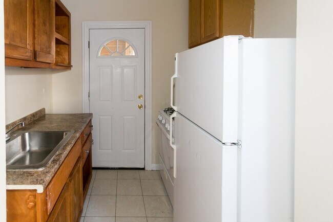 Foto del edificio - 629 W Barry Ave