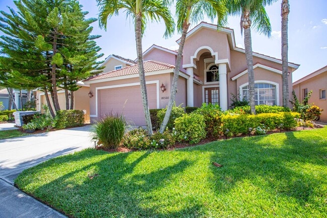 Building Photo - **POOL HOME** AVAILABLE FOR LONG/SEASONAL ...