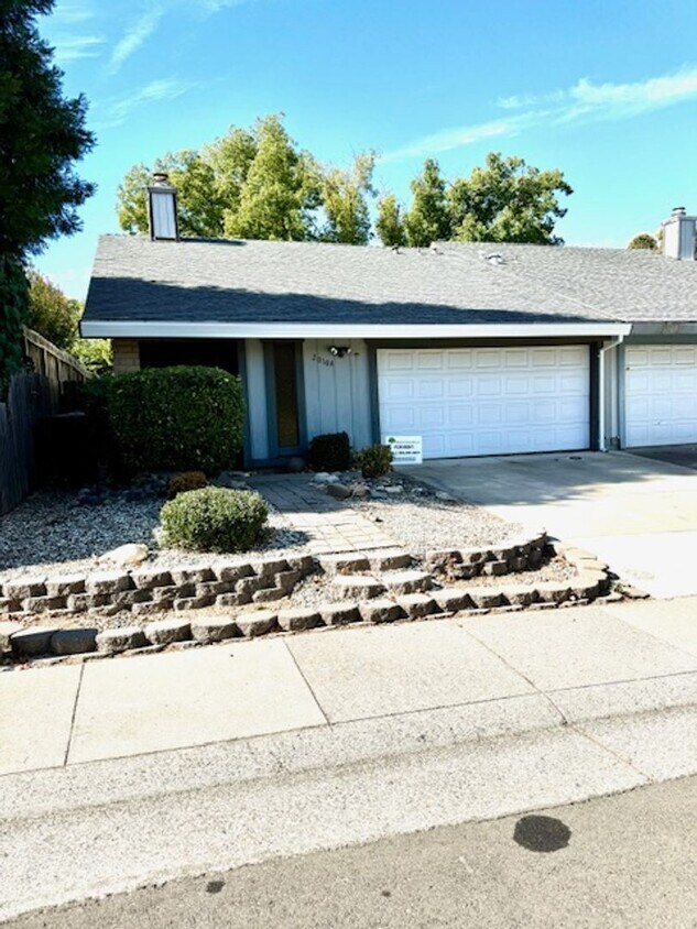 Primary Photo - Cute Duplex in Convenient Location!