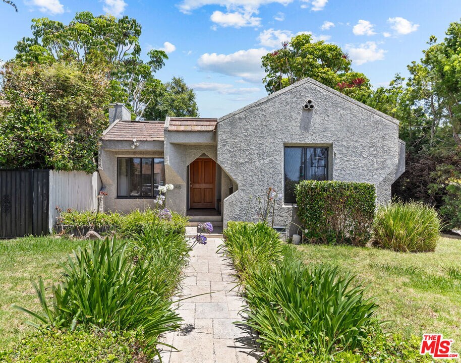 Foto principal - 2148 Veteran Ave