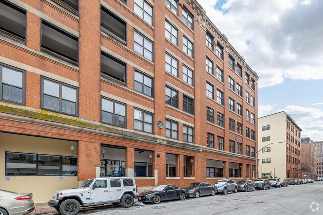 Alternar - Dockside Place Condominiums