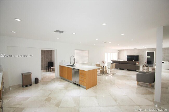 Foto del edificio - 3406 NE 168th St