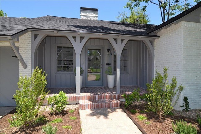 Building Photo - 801 Thomasson Dr