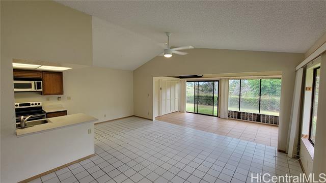 Building Photo - 98-1752-1752 Ka?ahumanu St