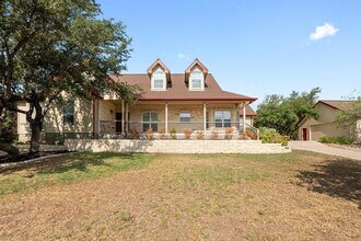 Building Photo - 644 Newport Dr