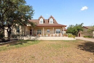 Building Photo - 644 Newport Dr