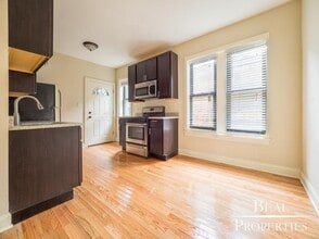 Building Photo - 4036 N Ashland Ave