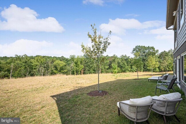 Building Photo - 139 Mallard Dr