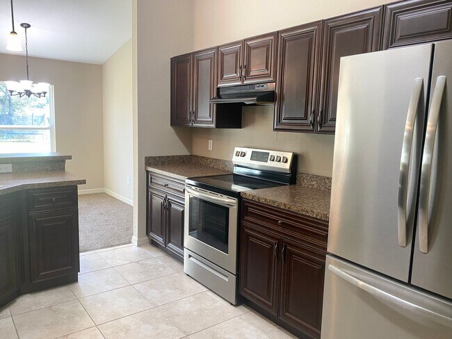 Foto del edificio - Large 4 Bedroom Rental!